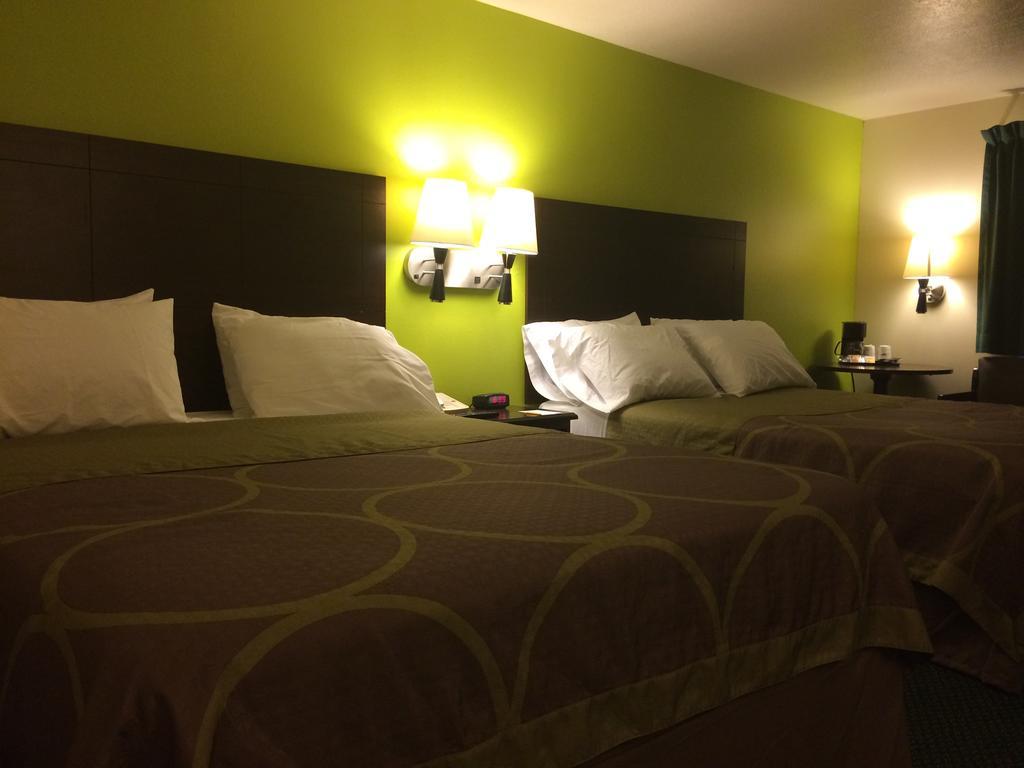 Super 8 By Wyndham Ogden, Utah Hotel Стая снимка