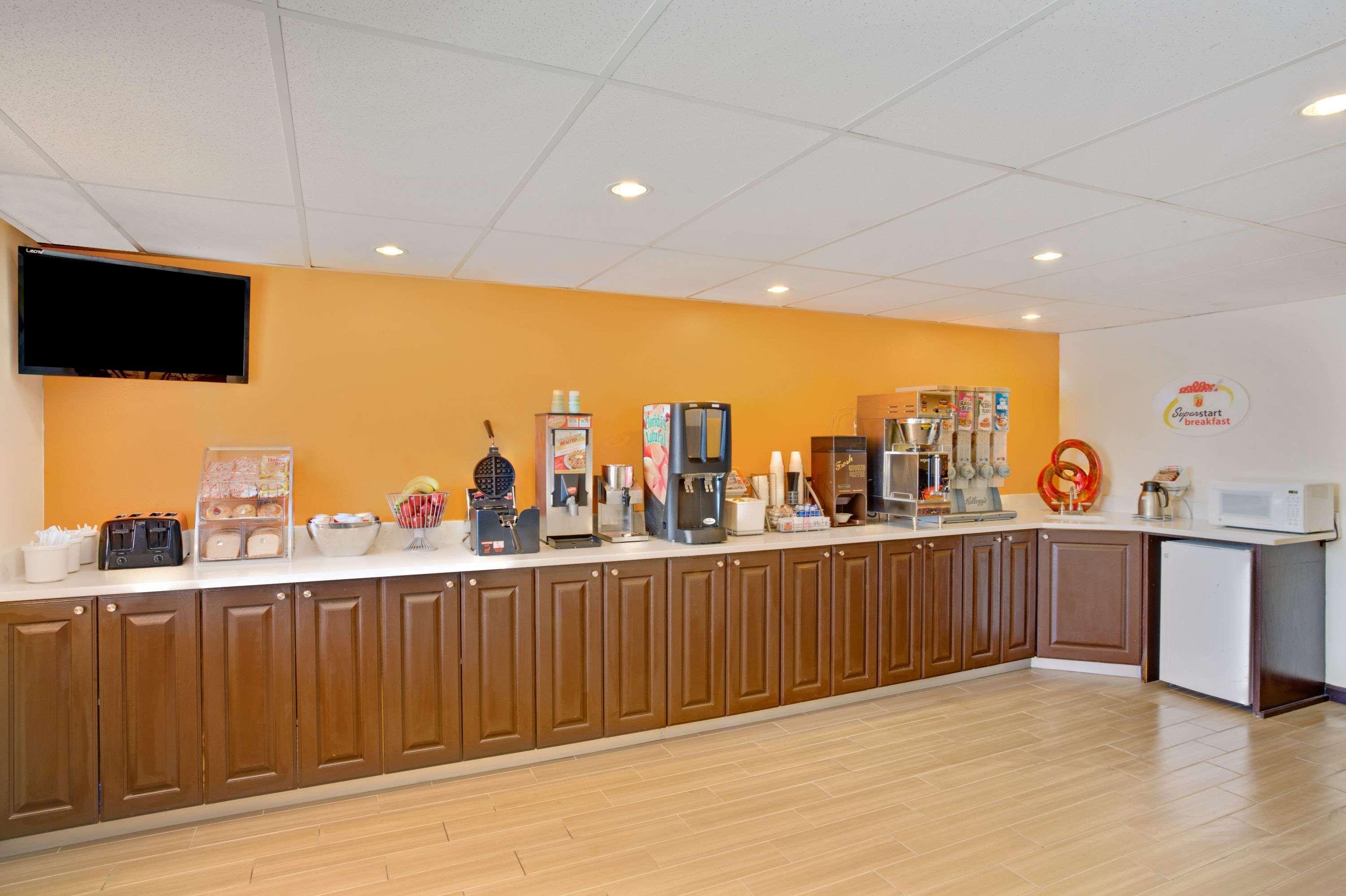 Super 8 By Wyndham Ogden, Utah Hotel Екстериор снимка