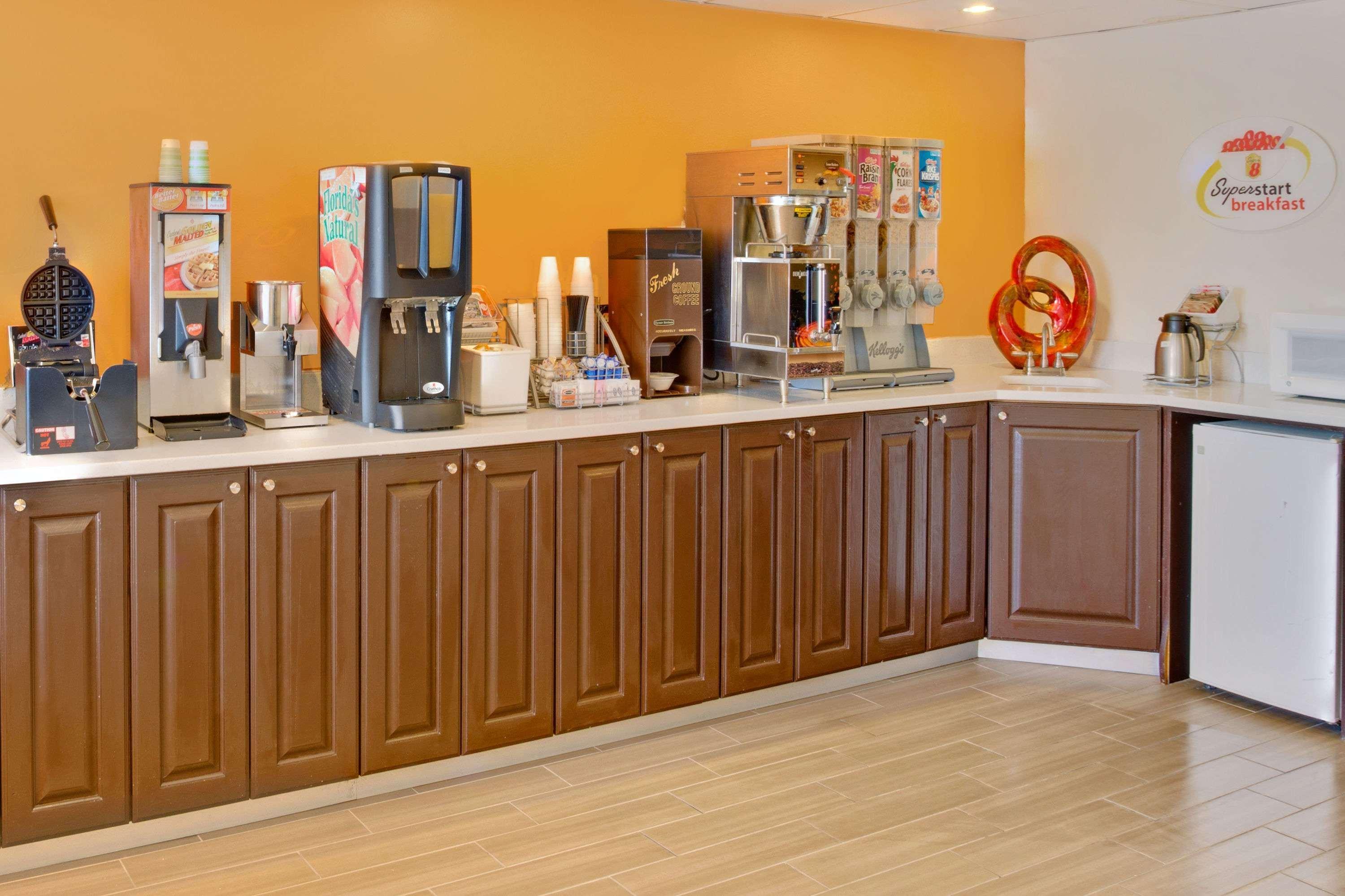 Super 8 By Wyndham Ogden, Utah Hotel Екстериор снимка