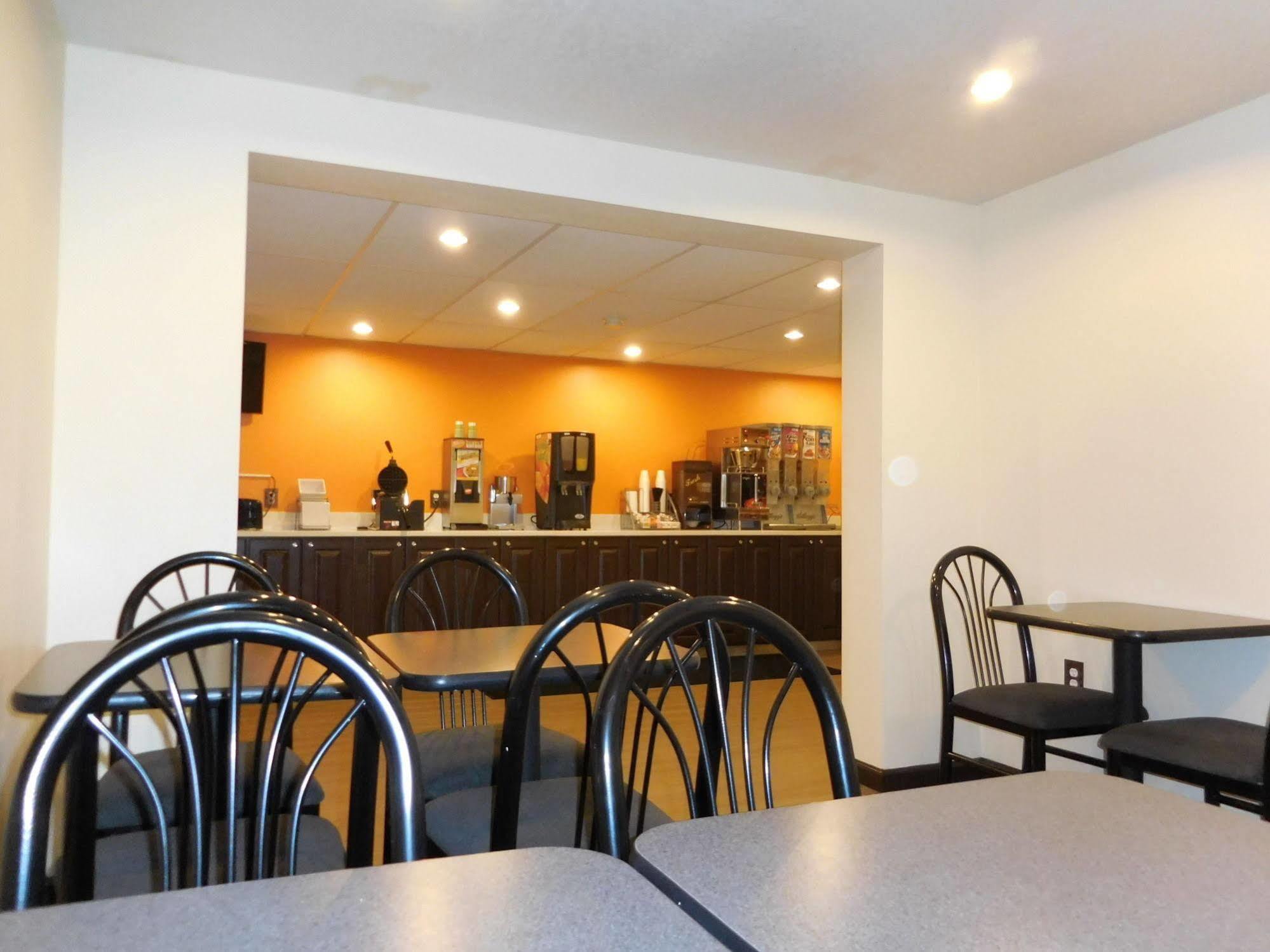 Super 8 By Wyndham Ogden, Utah Hotel Екстериор снимка